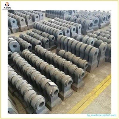 Bimetalna kompozitna glava čekića